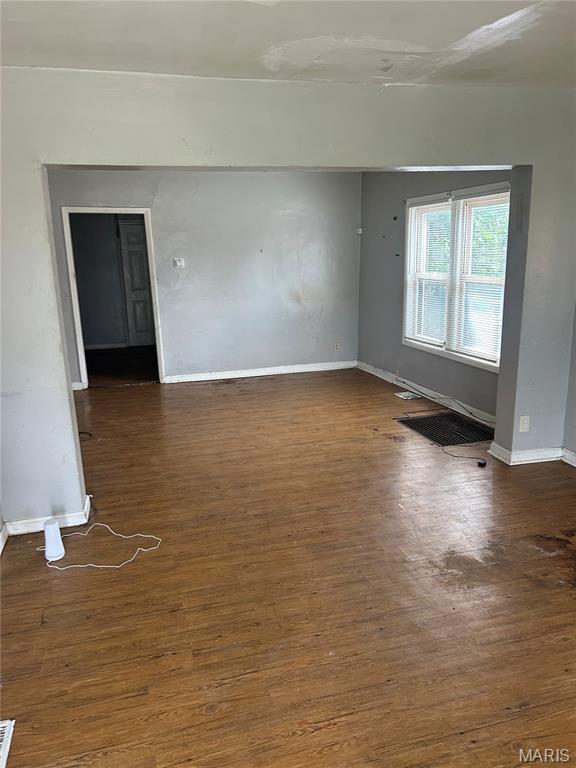 Home in St Louis, MO 63121 — photo 2