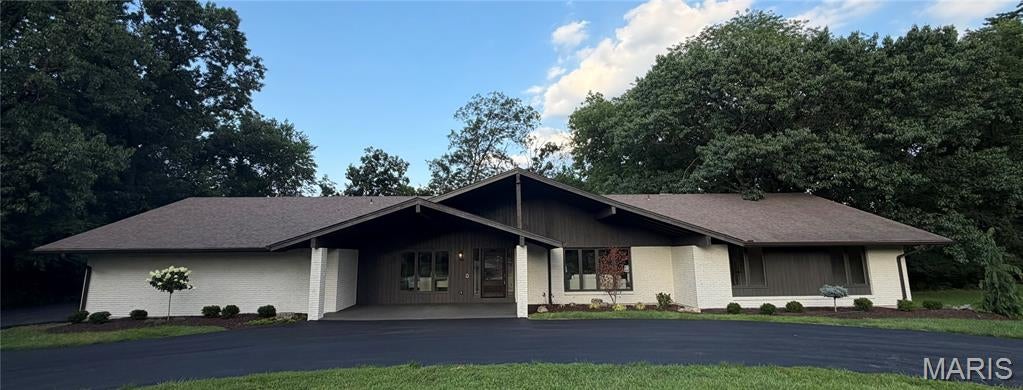 15 Meadowbrook Country Club Estate — photo