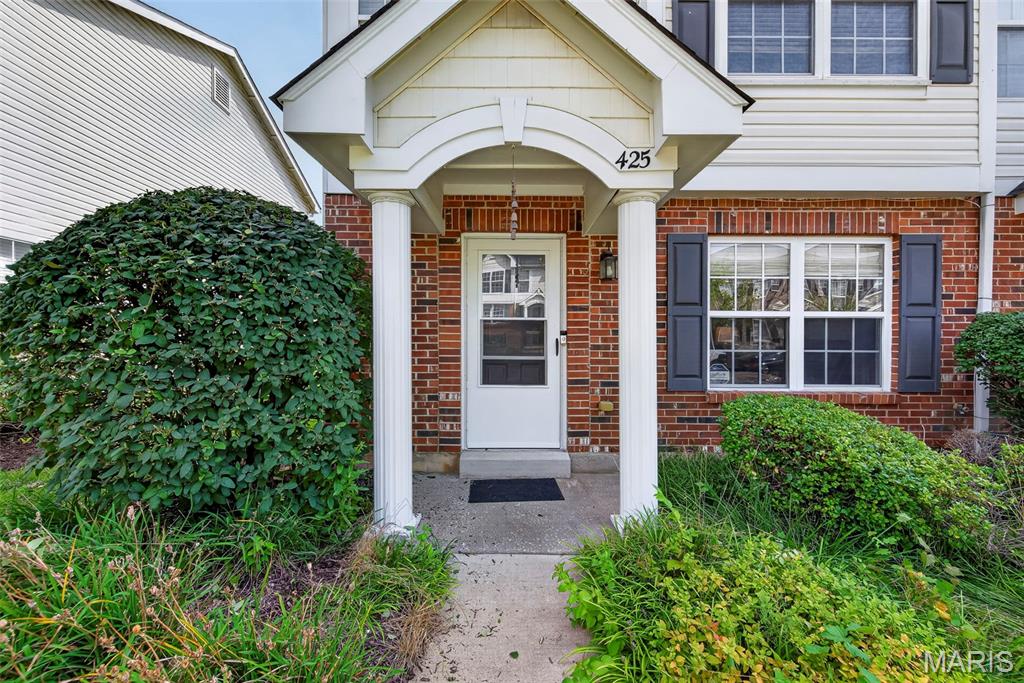 425 Wild Oak Drive — photo