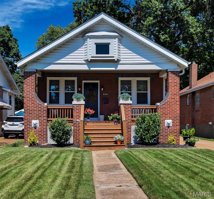 6731 Bradley Avenue — photo