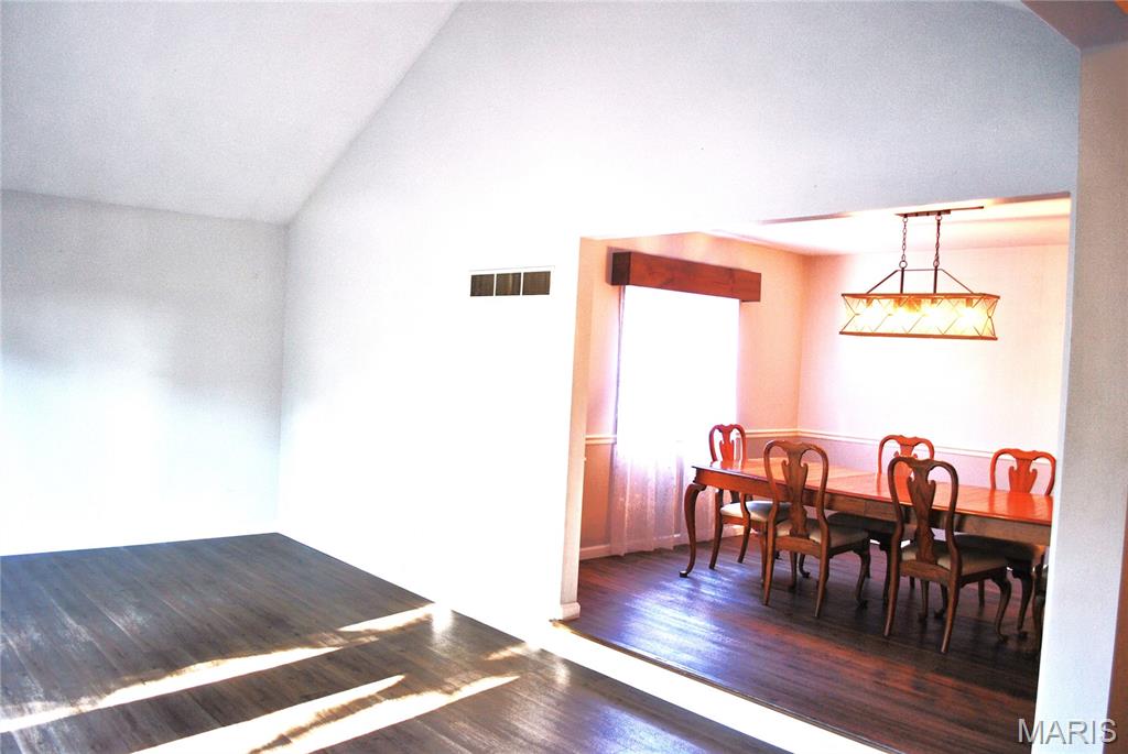 Home in East Alton, IL 62024 — photo 2