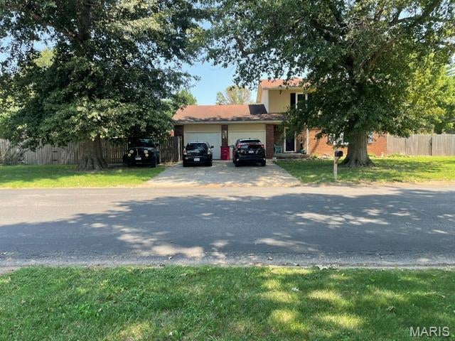 902 Glenn Drive — photo
