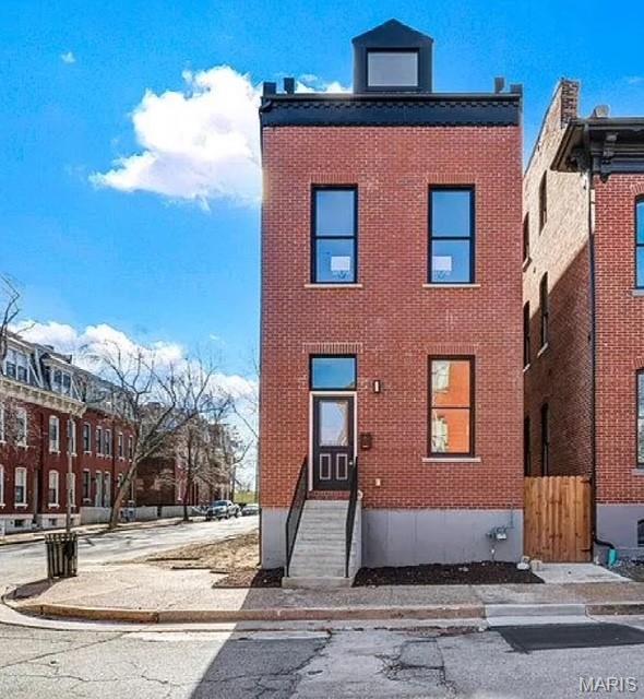 1000 Barton Street — photo