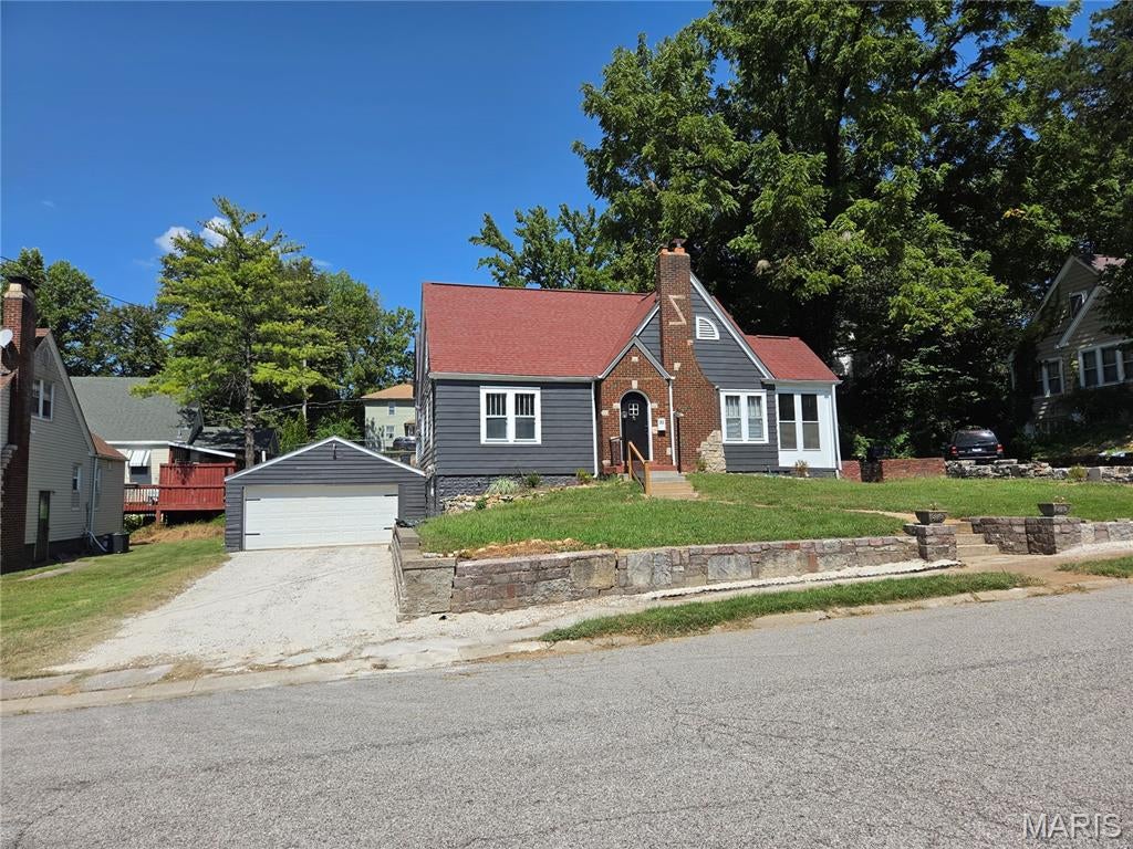 33 Glenview Drive — photo