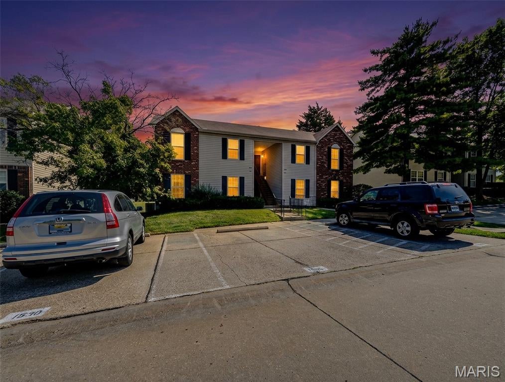 1524 Surrey Lane D — photo