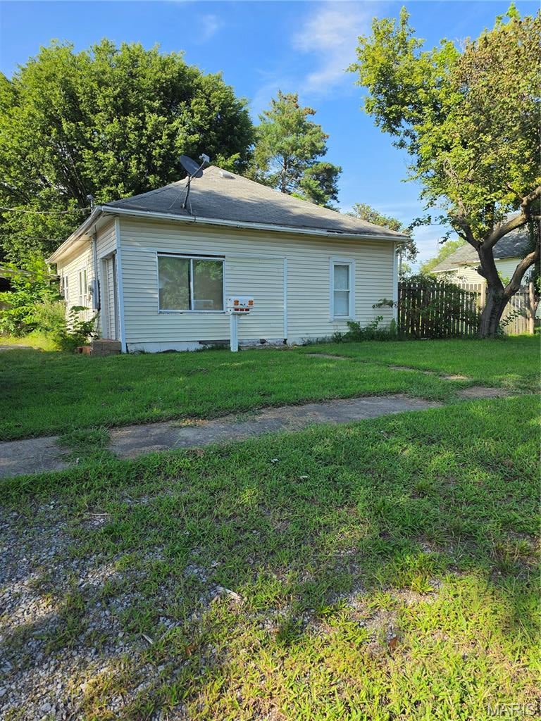 1005 E Elm Street — photo