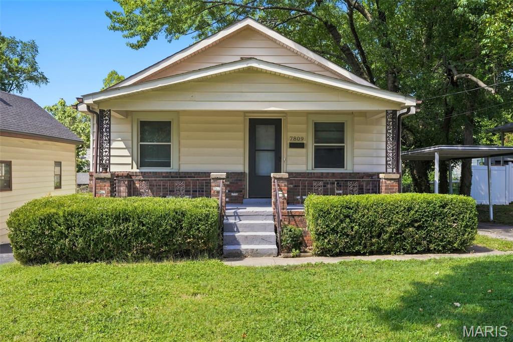 7809 Elton — photo