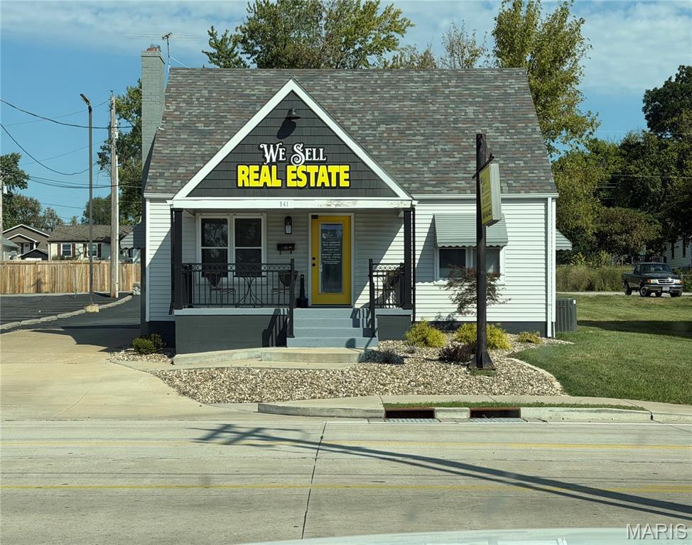 541 E Cherry Street — photo