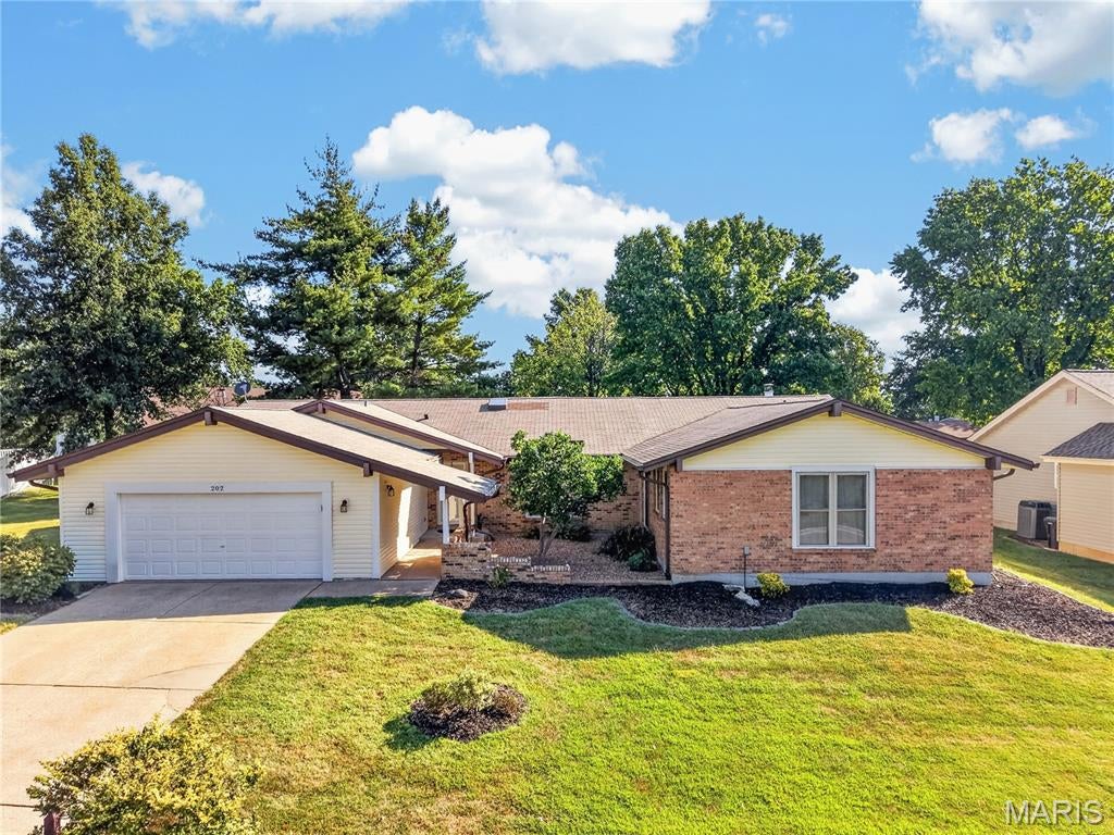 202 Rue Grand Drive — photo