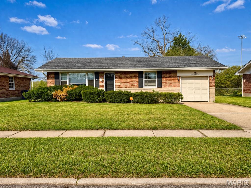325 Royce Drive — photo