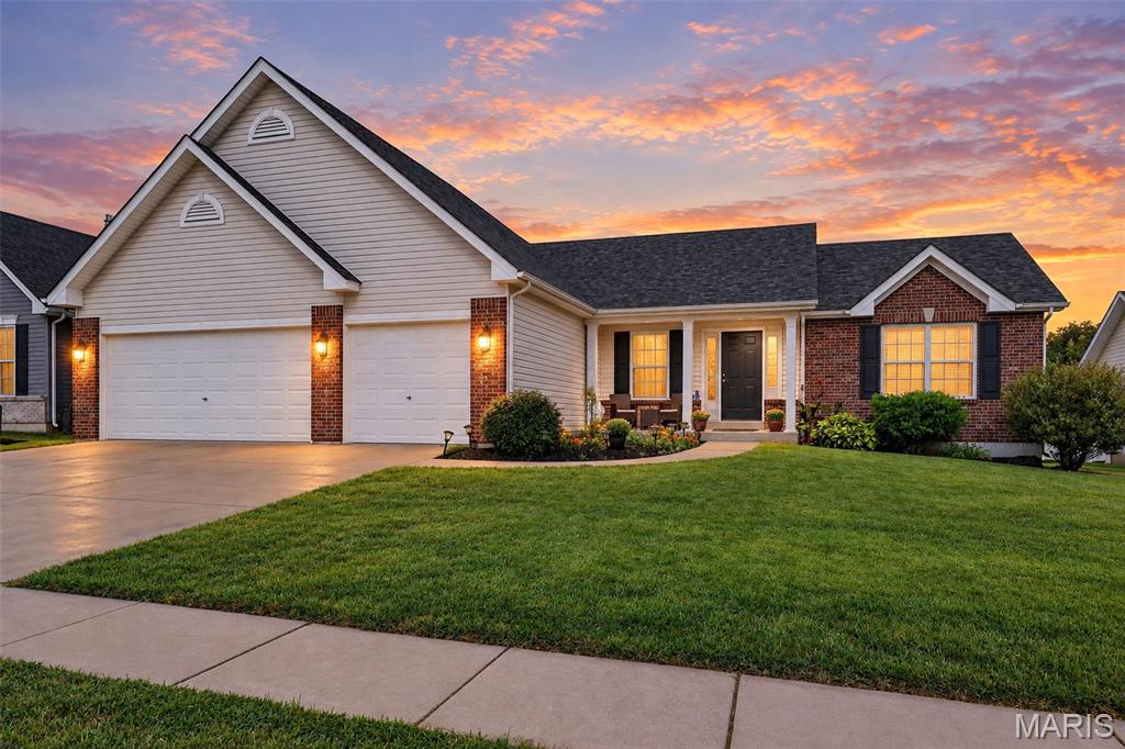1093 Renfrew Lane — photo