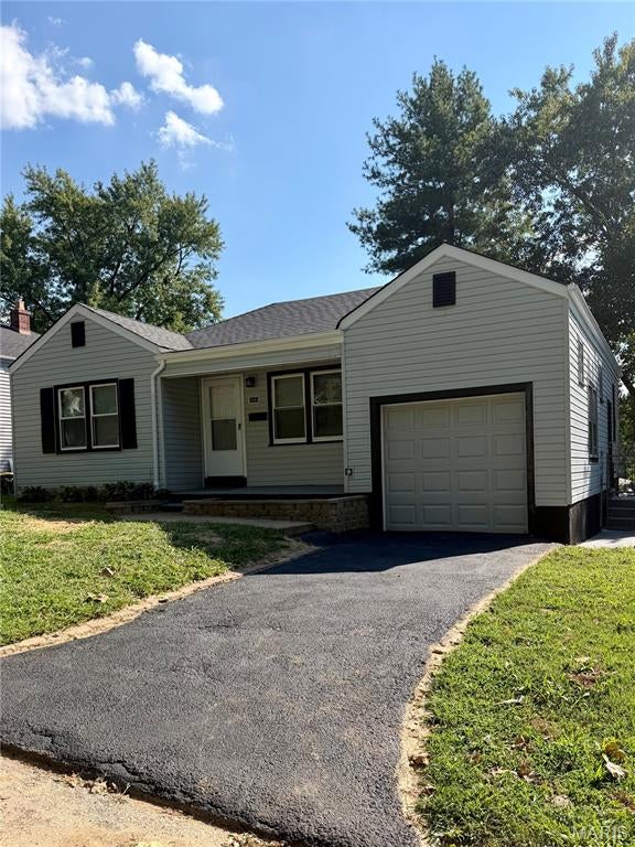 2440 Akins Drive — photo