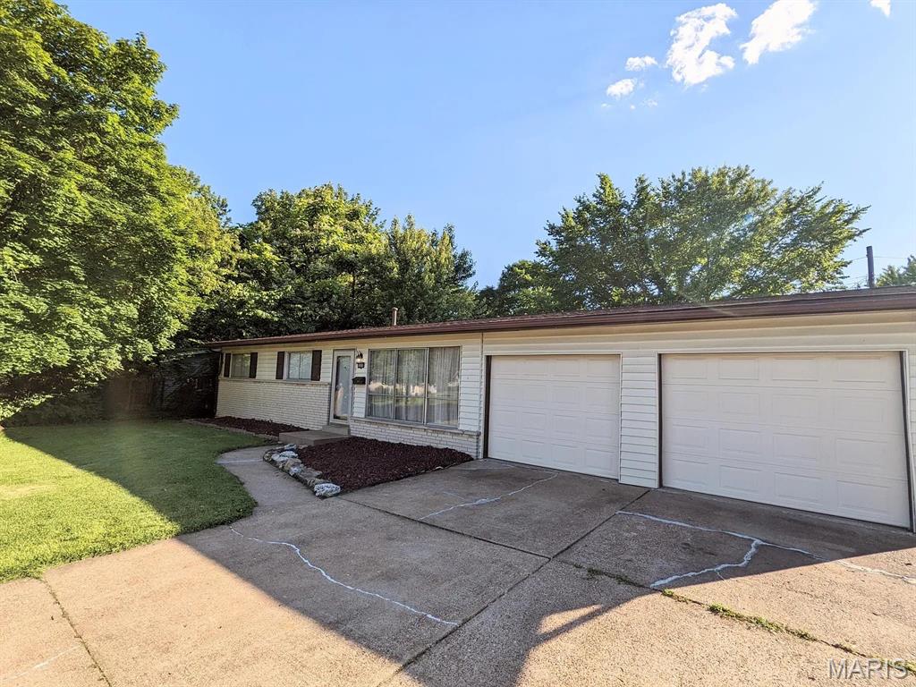 990 Florland Drive — photo