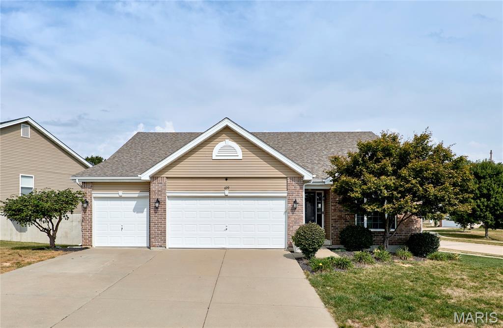 699 Springfield Drive — photo