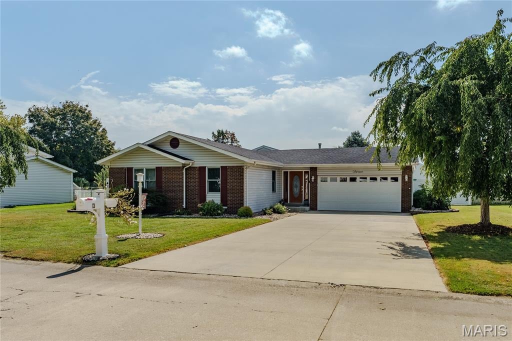 13 Blue Spruce Court — photo