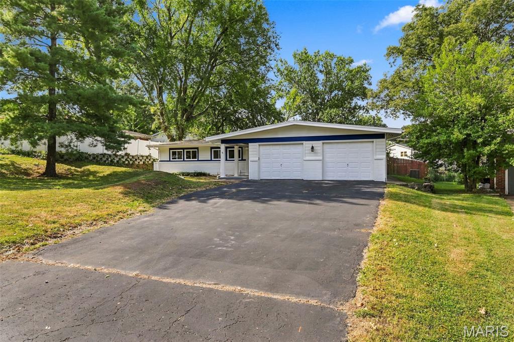 10 Montauk Drive — photo