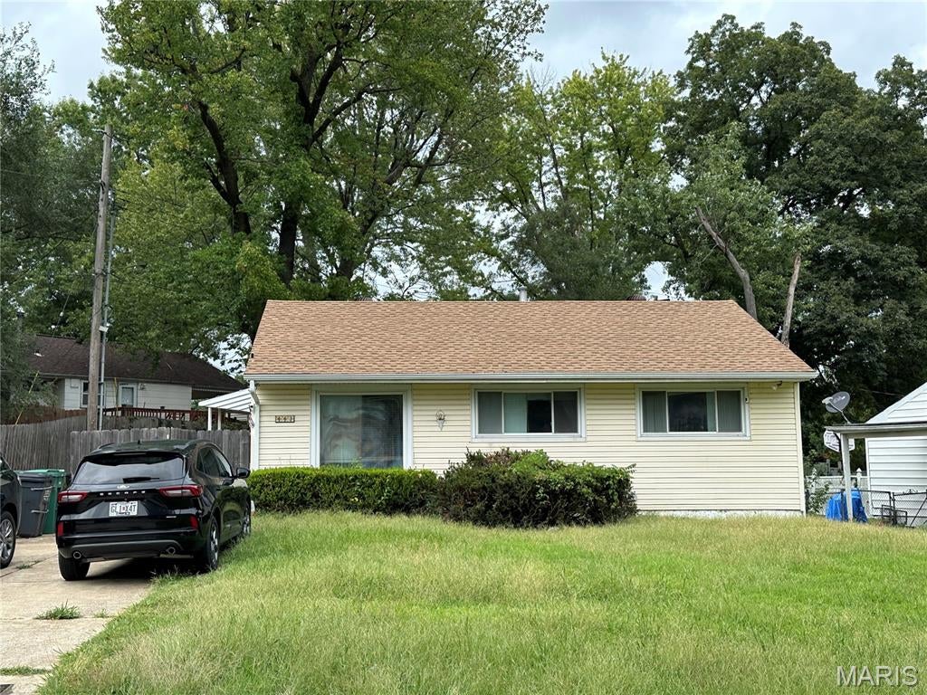 443 Macdougall Drive — photo