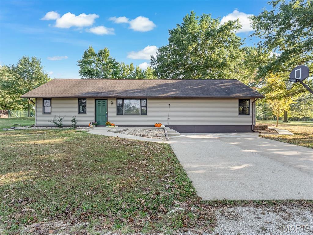 4878 Sportsman Road — photo