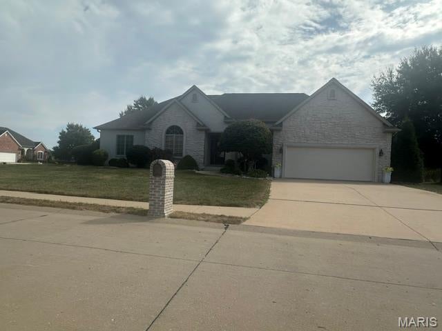 2313 Derbyshire Lane — photo