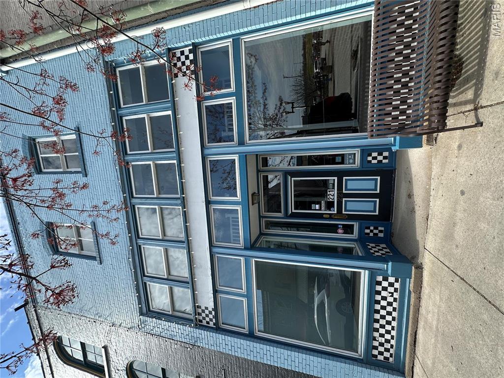 221 N Main Street — photo