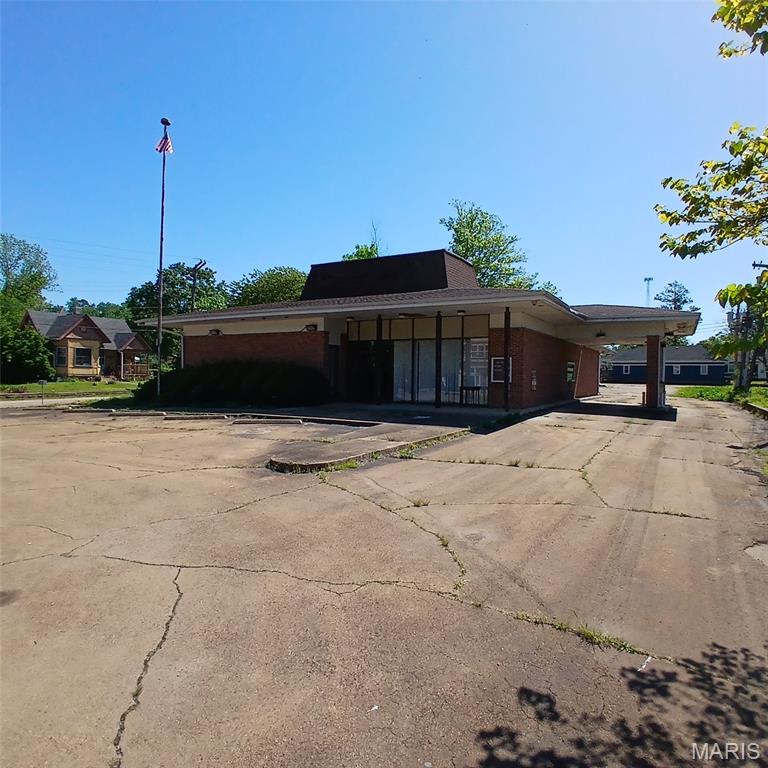 122 N Main Street — photo