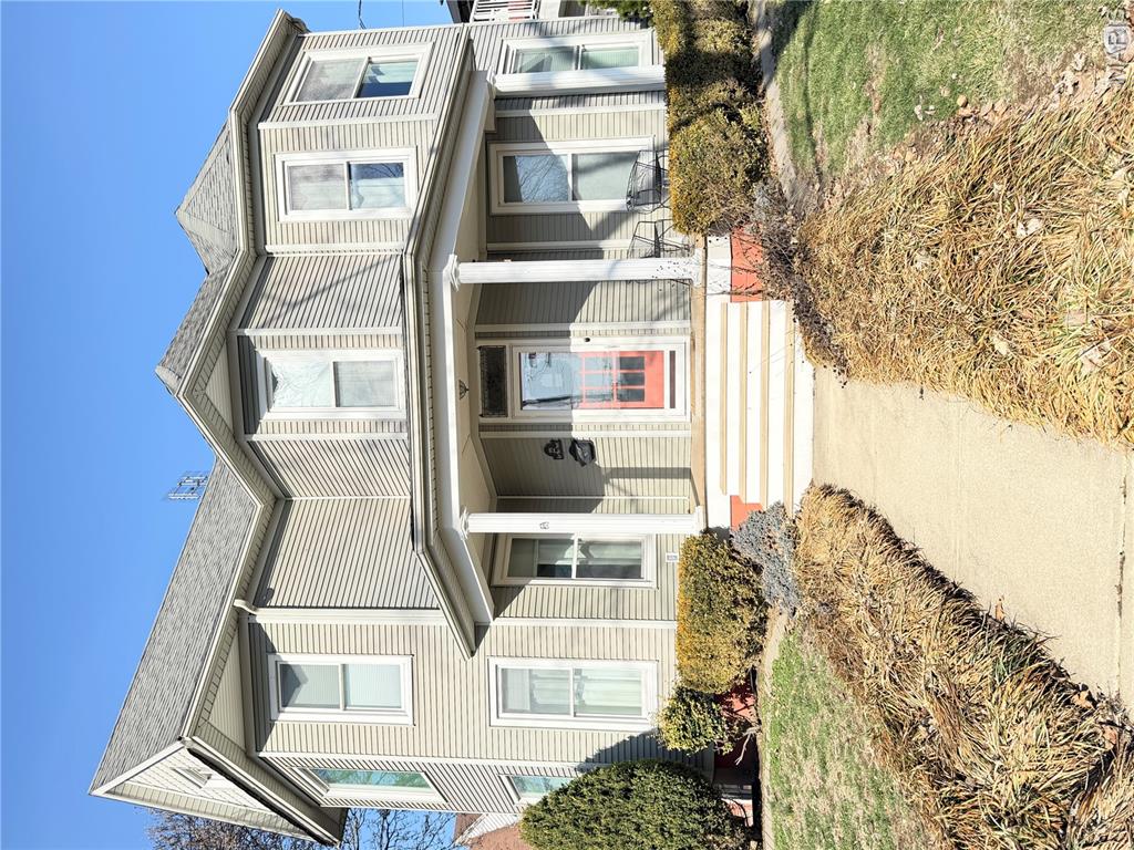 221 E Main Street — photo