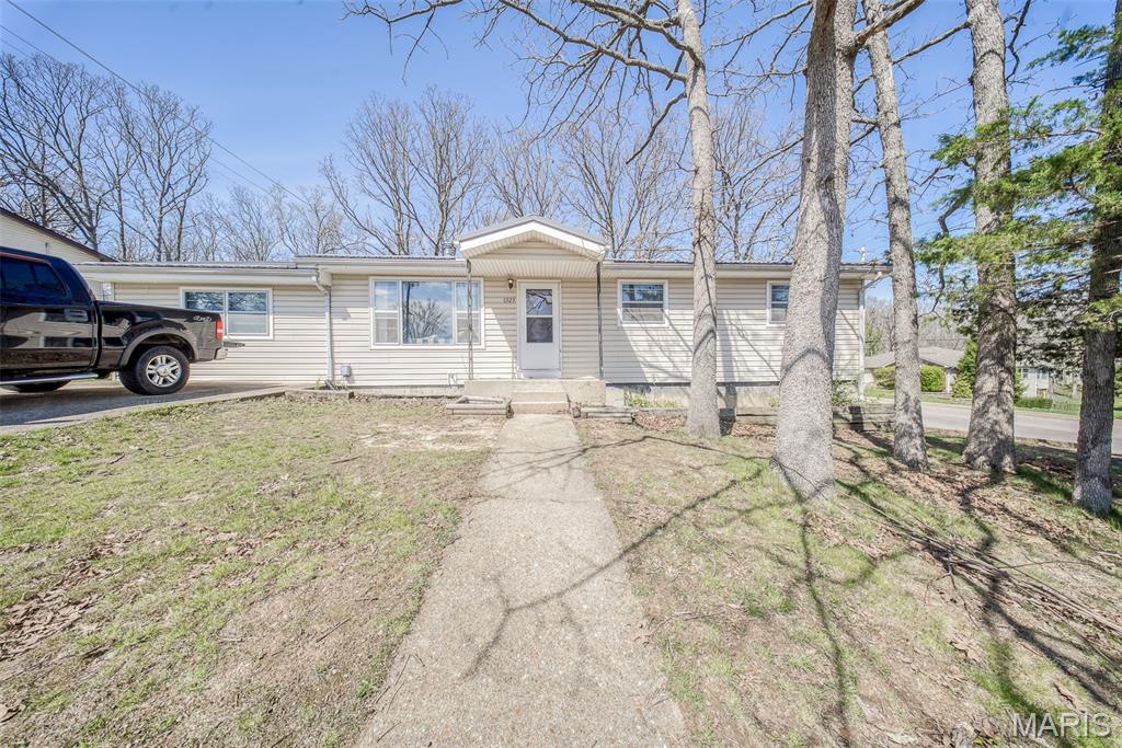 1323 Woodlawn Drive — photo
