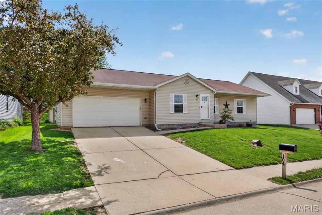 104 E Hunters Ridge, Valmeyer, IL 62295 — photo 2