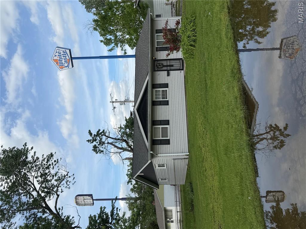 13 Lazarcheff Drive — photo