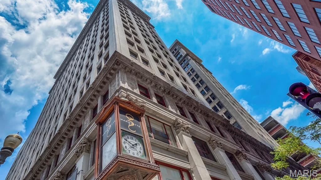 300 N Broadway 804 — photo