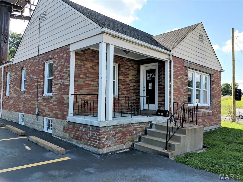 1735 S New Florissant Road — photo