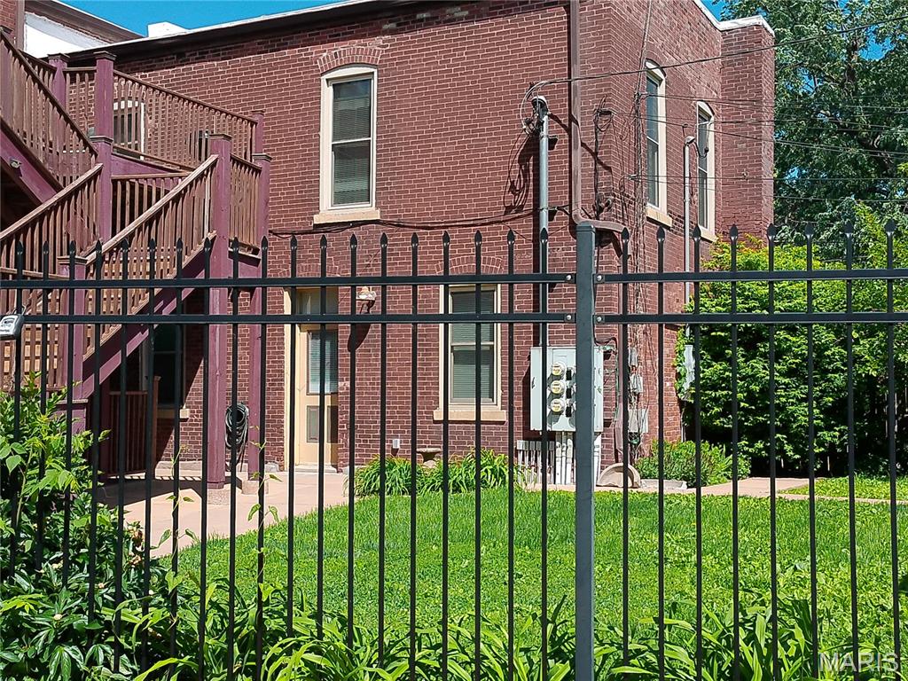 1924 Geyer Avenue C — photo