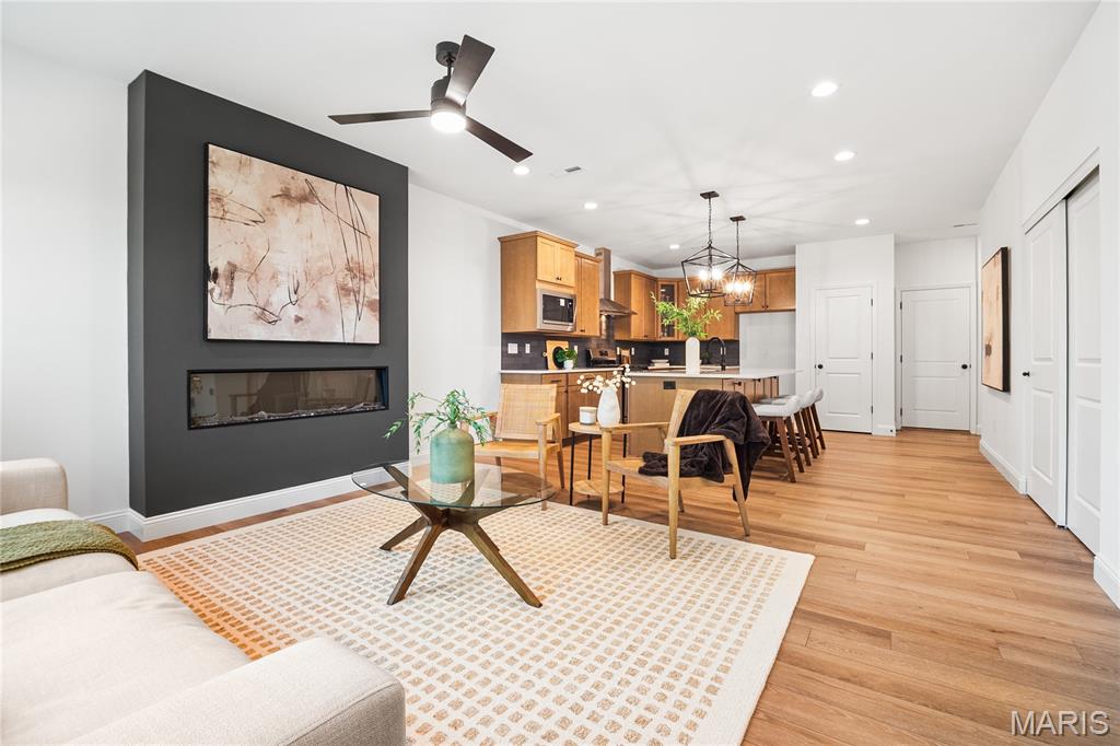 174 Sesame Loop — photo
