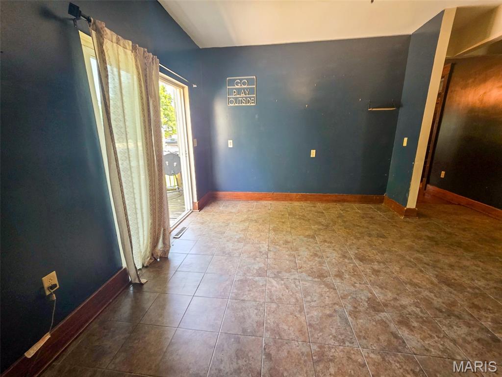 306 E Main Street, Teutopolis, IL 62467 — photo 3