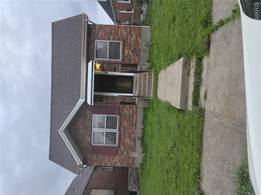 5901 McArthur Avenue — photo