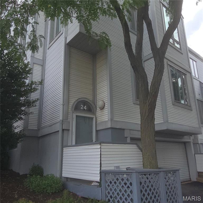 24 Columbus Square Drive — photo