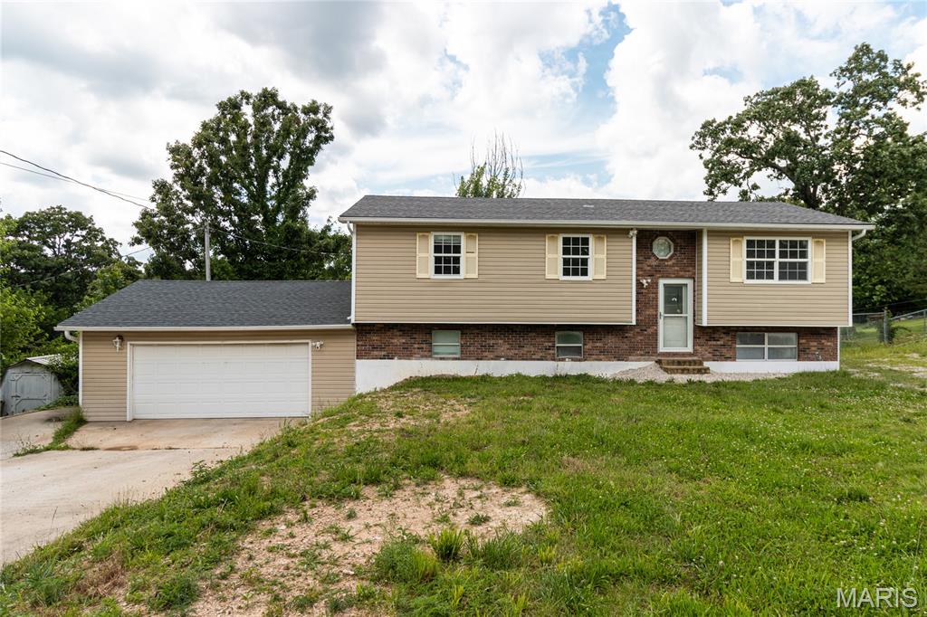 24235 Thames Lane — photo