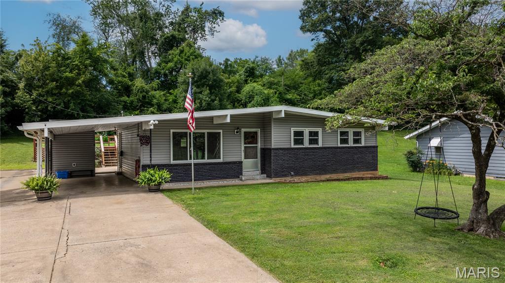 1131 Corinne Street — photo