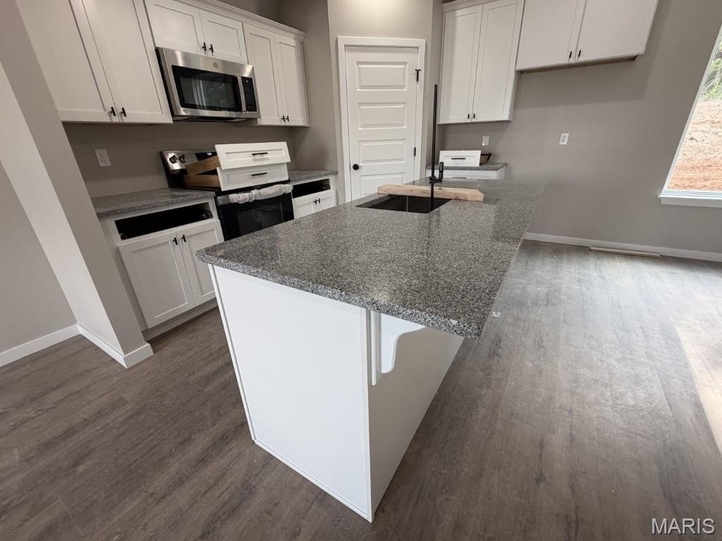 939 Holstein, Marshfield, MO 65706 — photo 2