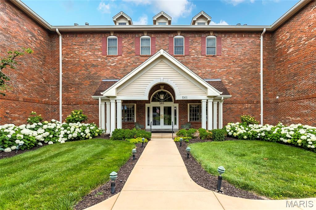 561 Sarah Lane 303 — photo
