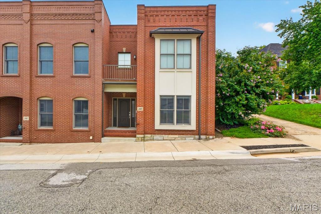 107 E Main Street — photo