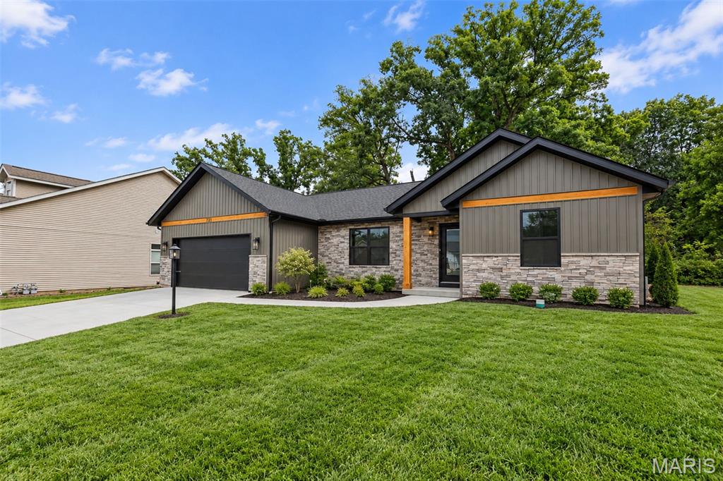 721 Pleasant Valley Drive — photo