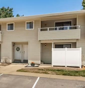 612 Summer Winds Lane E — photo