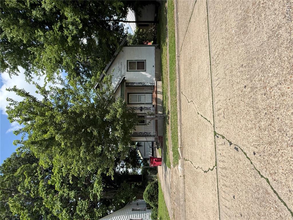 220 N Prairie Street — photo