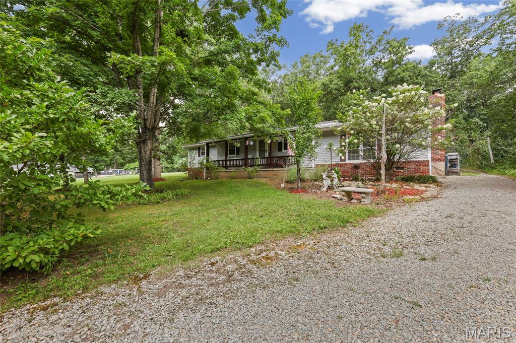 4033 Lakewood Drive — photo