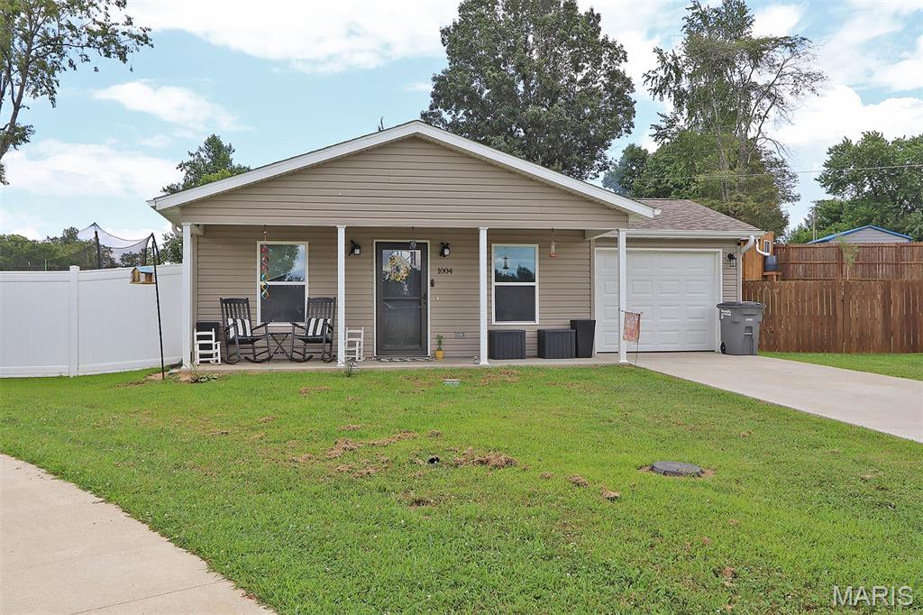 1004 Allenview Drive — photo