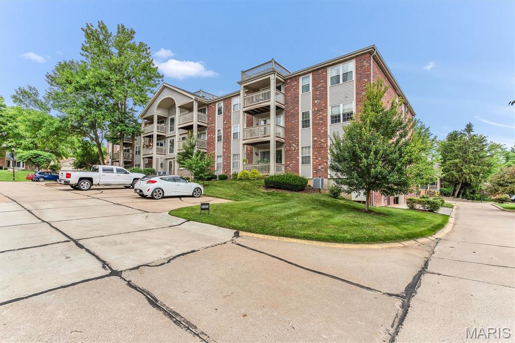 5353 N Kenrick Parke Drive Unit 205 — photo