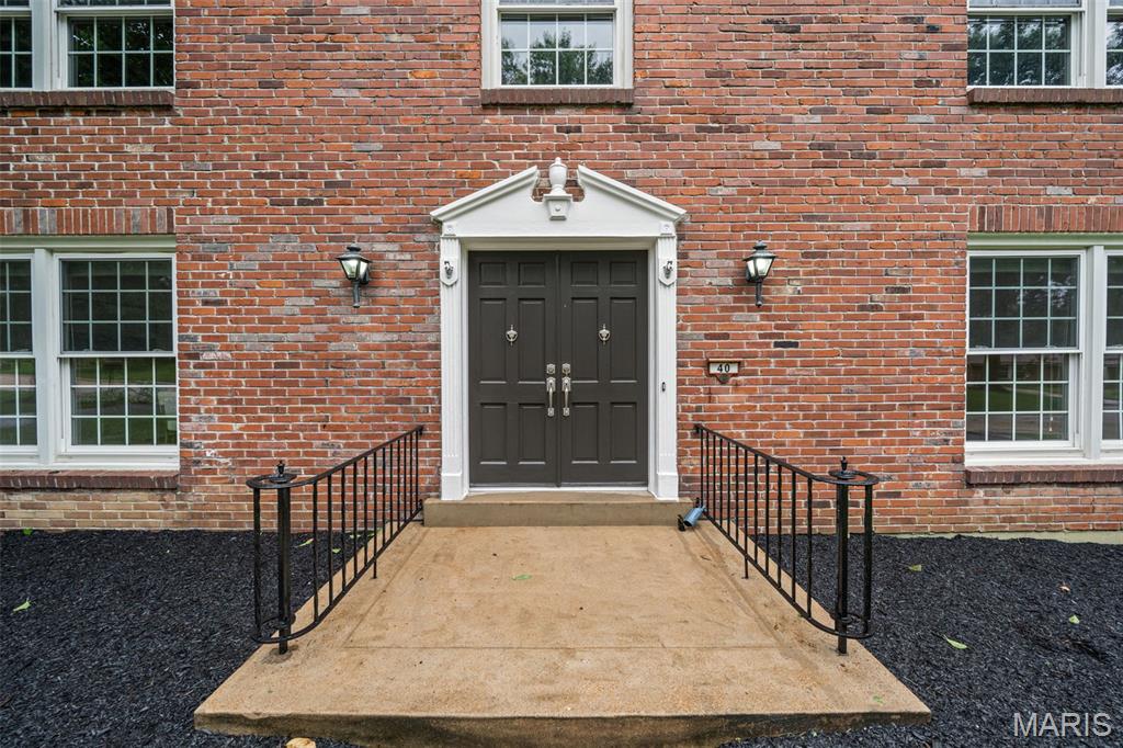 40 Ridge Point Drive, Chesterfield, MO 63017 — photo 2