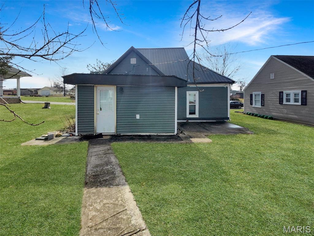407 E Salling Street, Perry, MO 63462 — photo 3