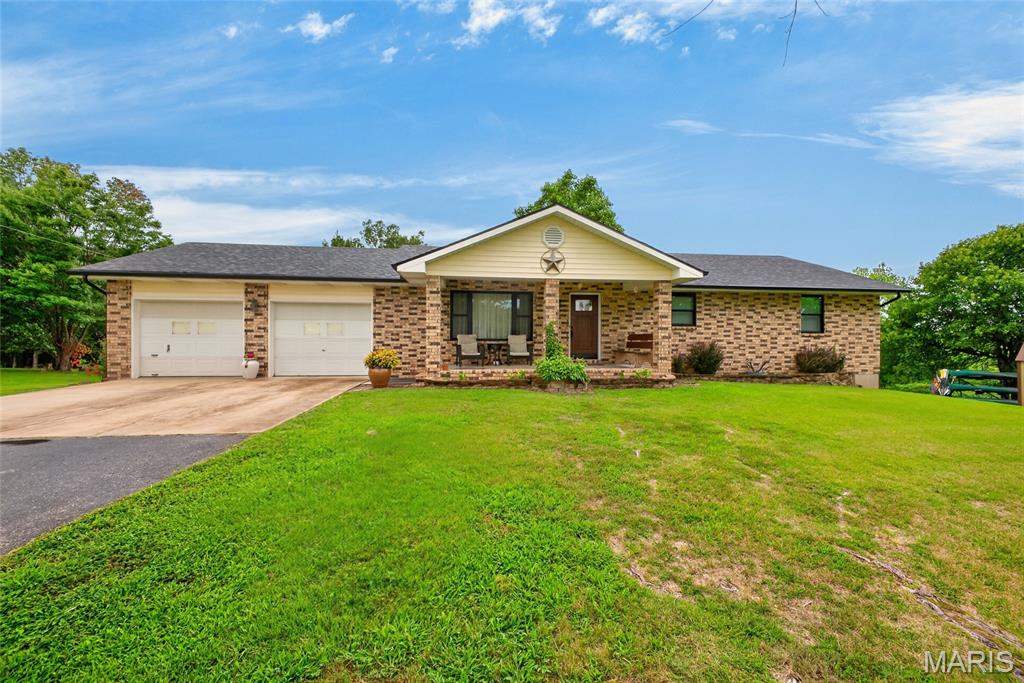 23301 Rainbow Lane — photo